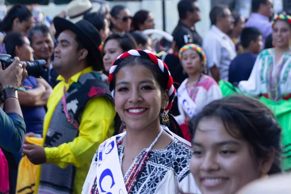 Oaxaca, Oaxaca / Meksika - 21/7/2018: (detay şehir Oaxaca Meksika geleneksel Guelaguetza kutlama )