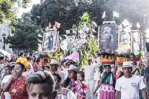 オアハカ オアハカ州 メキシコ 2018 伝統的な Guelaguetza オアハカ メキシコのダウンタウンでの祭典の詳細 — ストック写真