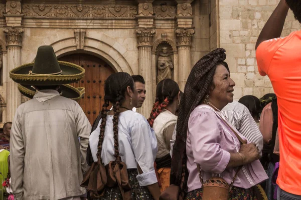 Oaxaca, Oaxaca / Meksika - 21/7/2018: (Oaxaca Meksika geleneksel Guelaguetza kutluyor yerli halkın)