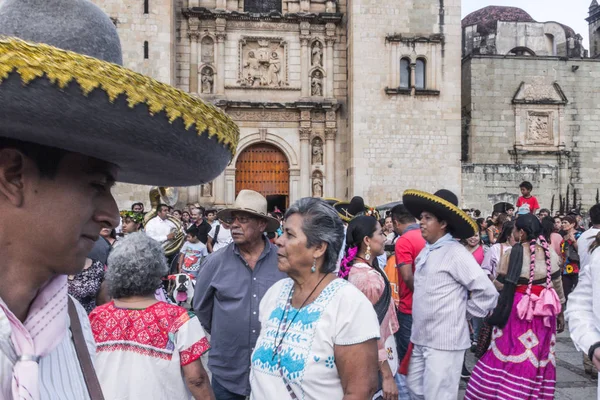 Oaxaca Oaxaca Μεξικό 2018 Αυτόχθονες Άνθρωποι Πανηγύριζαν Την Παραδοσιακή Guelaguetza — Φωτογραφία Αρχείου