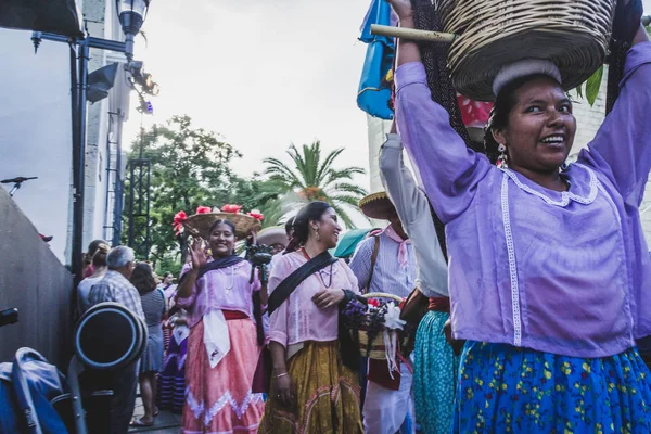 Oaxaca, Oaxaca / Meksika - 21/7/2018: (Oaxaca Meksika geleneksel Guelaguetza kutluyor yerli halkın)