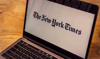 Houston, Teksas / Amerika Birleşik Devletleri - 08/2/2019: Bilgisayar ekranında görüntülenen New York Times logosunun fotoğrafı