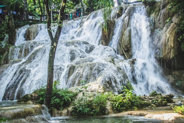 Водопады Каскадас-де-Агуа-Асул-Чьяпас — стоковое фото