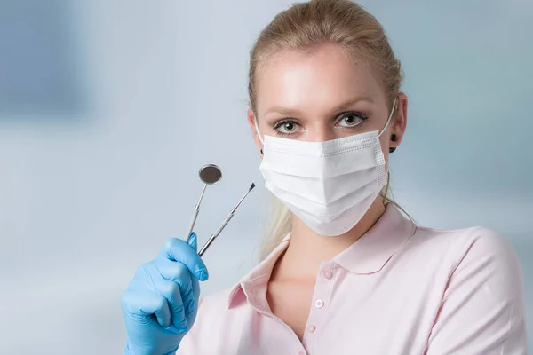 Dentist Assistant Female Dentist Dental Face Mask Show — Stock Photo, Image
