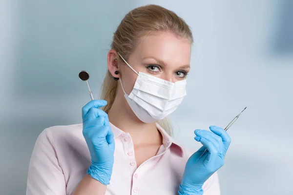 Dentist Assistant Female Dentist Dental Face Mask Show — Stock Photo, Image