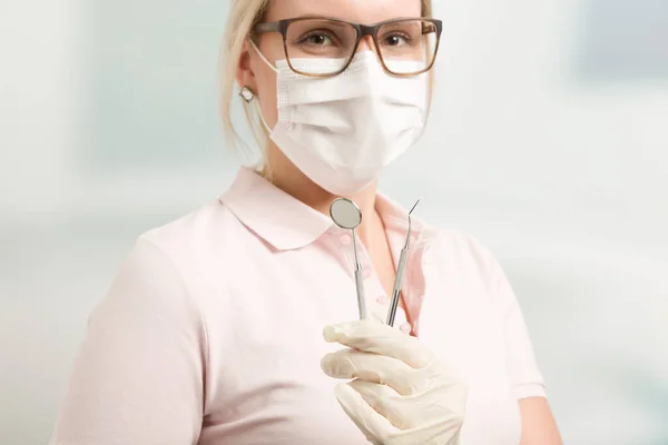 Dentist Assistant Female Dentist Dental Face Mask Show — Stock Photo, Image