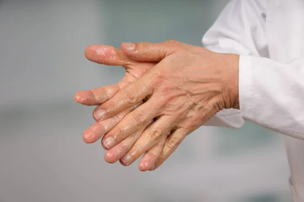 Close Doctor Hand Cleaning Soap — Stock Photo, Image