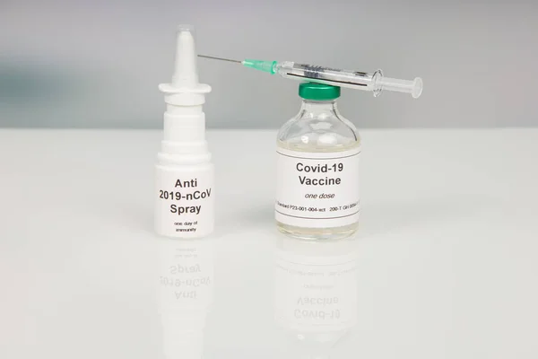 Închiderea Seringii Spray Imun Covid Flacon Ser Vaccin Covid — Fotografie, imagine de stoc