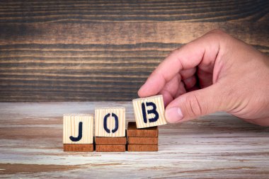 İş, kariyer ve iş, eğitim kavramı. Ofis Masası ahşap harfler