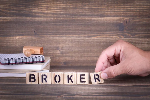 Corredor. letras de madera en el escritorio de la oficina — Foto de Stock