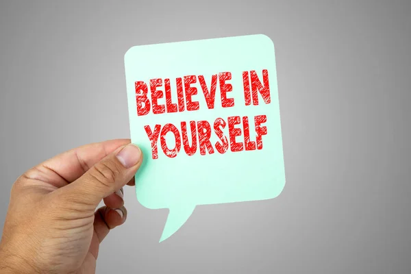 Πιστεύεις στον εαυτό σου. Χαρτί συννεφάκι ομιλίας — Φωτογραφία Αρχείου