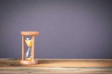 Kum saati zaman geçirmeden, iş son tarih ve ücretsiz kopya alanı olarak