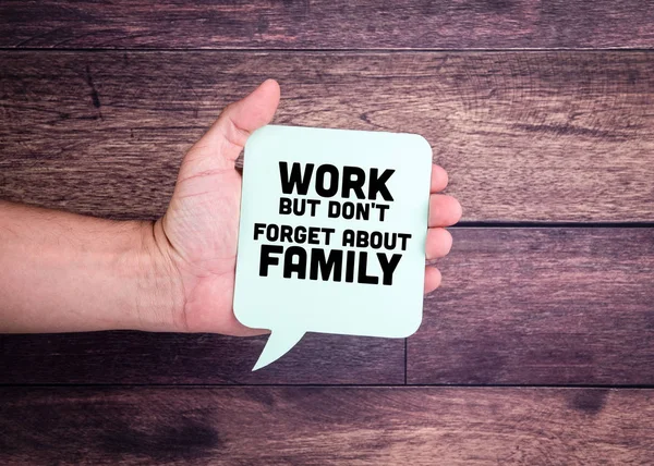 Travailler mais ne pas oublier la famille — Photo