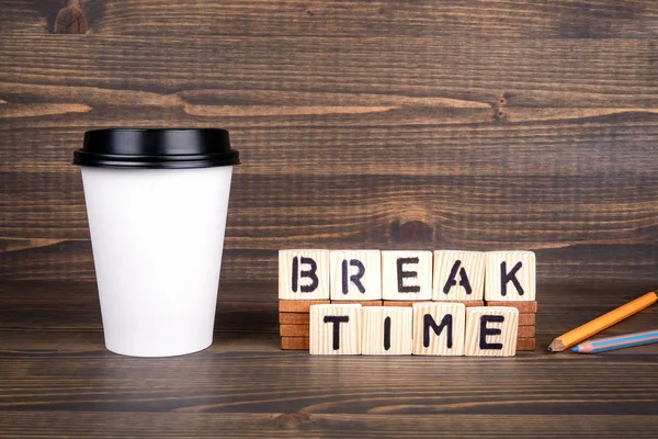 Break Time, drewniane litery na biurku — Zdjęcie stockowe