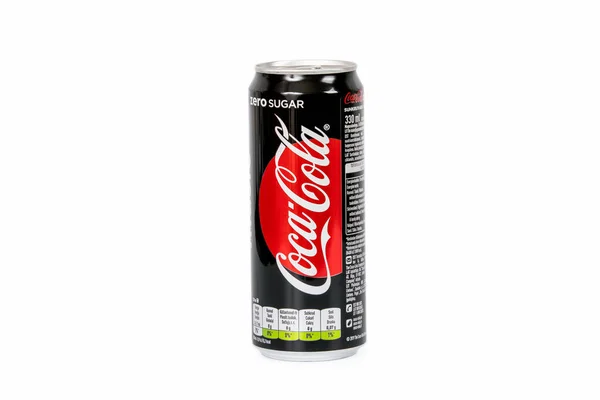 330ml нульовий цукор Coca Cola ізольований на білому фоні — стокове фото