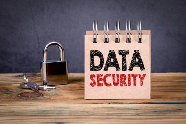 Veri Güvenliği. Asma kilit tuşu ve dizüstü bilgisayar