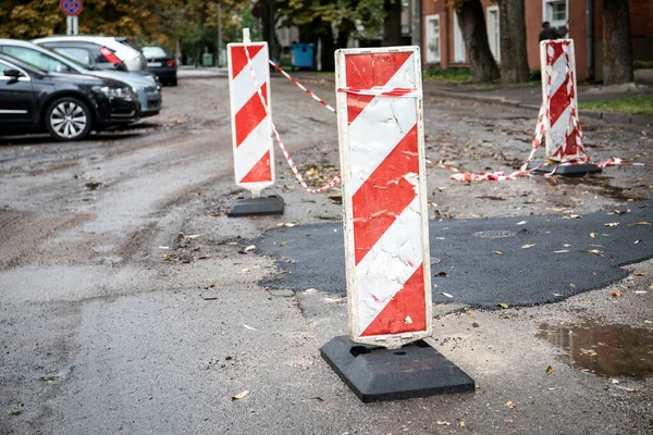 Barriers on the road. Limited traffic — Stock Photo, Image