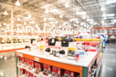 Modern dijital Dslr kamera bölümü dağıtım depo veya depo ekranda bulanık çeşitli. Stok, hipermarket, toptan bokeh ışık ufuk arka plan. İş kavramı