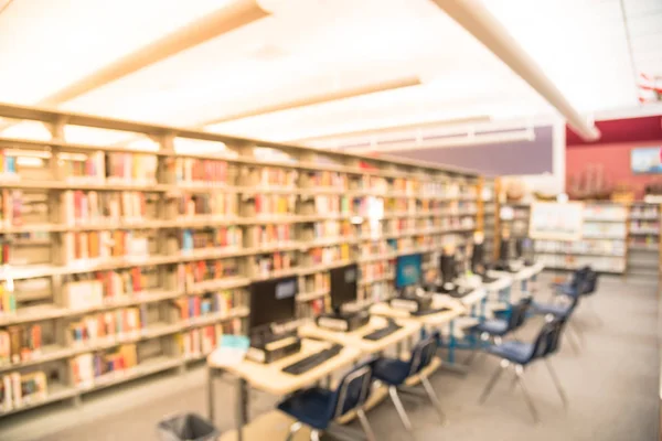 Résumé enterré zone de poste informatique pour enfants à la bibliothèque publique en U — Photo