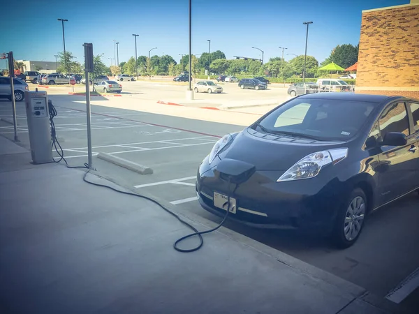 Charging Station Charger Plugged Hood Electric Car Rechargeable Batteries Vehicle — Stock Photo, Image