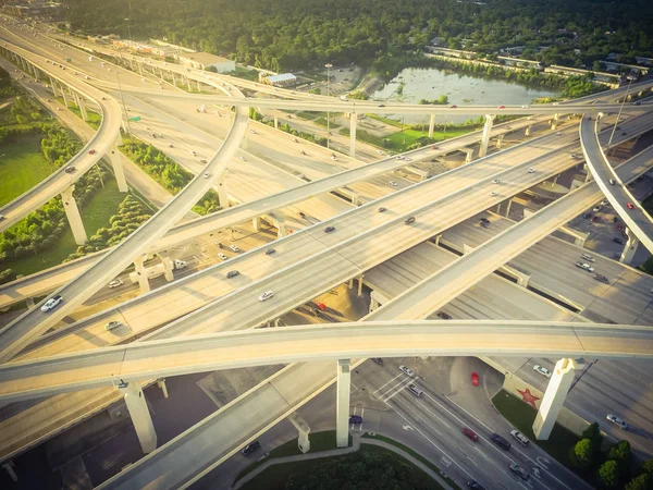 Vintage ovanifrån massiva motorvägen korsningen, stack interchange — Stockfoto