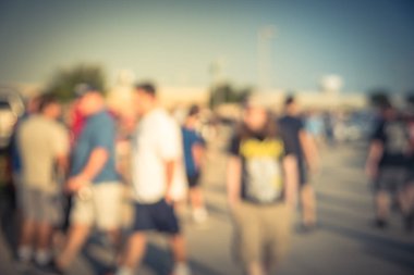 Bulanık hareket Dallas, Texas, ABD yerel otomobil katılan kişi çeşitli grup. Meşgul insanlar tüm yıl, marka ve model araçların tarama.