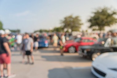 Bulanık hareket Dallas, Texas, ABD yerel otomobil katılan kişi çeşitli grup. Meşgul insanlar tüm yıl, marka ve model araçların tarama.