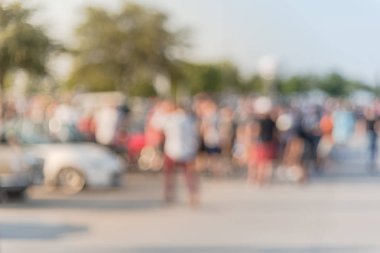 Bulanık hareket Dallas, Texas, ABD yerel otomobil katılan kişi çeşitli grup. Meşgul insanlar tüm yıl, marka ve model araçların tarama.