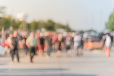 Bulanık hareket Dallas, Texas, ABD yerel otomobil katılan kişi çeşitli grup. Meşgul insanlar tüm yıl, marka ve model araçların tarama.