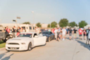 Bulanık hareket Dallas, Texas, ABD yerel otomobil katılan kişi çeşitli grup. Meşgul insanlar tüm yıl, marka ve model araçların tarama.