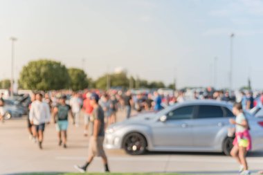 Bulanık hareket Dallas, Texas, ABD yerel otomobil katılan kişi çeşitli grup. Meşgul insanlar tüm yıl, marka ve model araçların tarama.