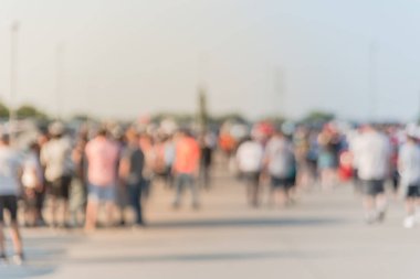 Bulanık hareket Dallas, Texas, ABD yerel otomobil katılan kişi çeşitli grup. Meşgul insanlar tüm yıl, marka ve model araçların tarama.