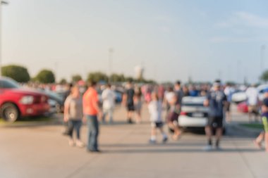 Bulanık hareket Dallas, Texas, ABD yerel otomobil katılan kişi çeşitli grup. Meşgul insanlar tüm yıl, marka ve model araçların tarama.