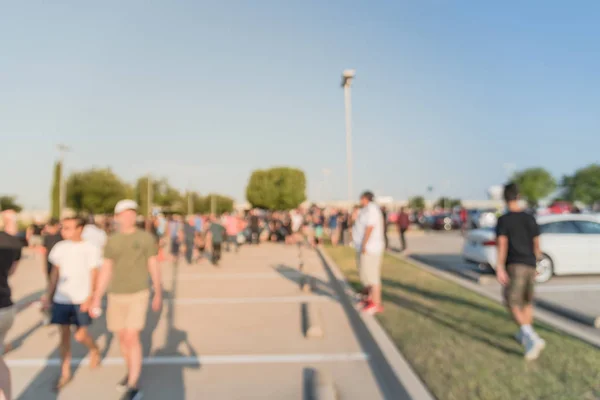 Movimento Desfocado Grupo Diversificado Pessoas Que Frequentam Feira Carros Local — Fotografia de Stock