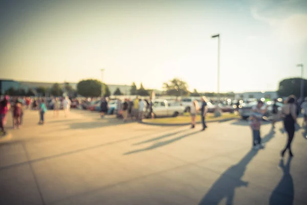 Movimento Desfocado Grupo Diversificado Pessoas Que Frequentam Feira Carros Local — Fotografia de Stock