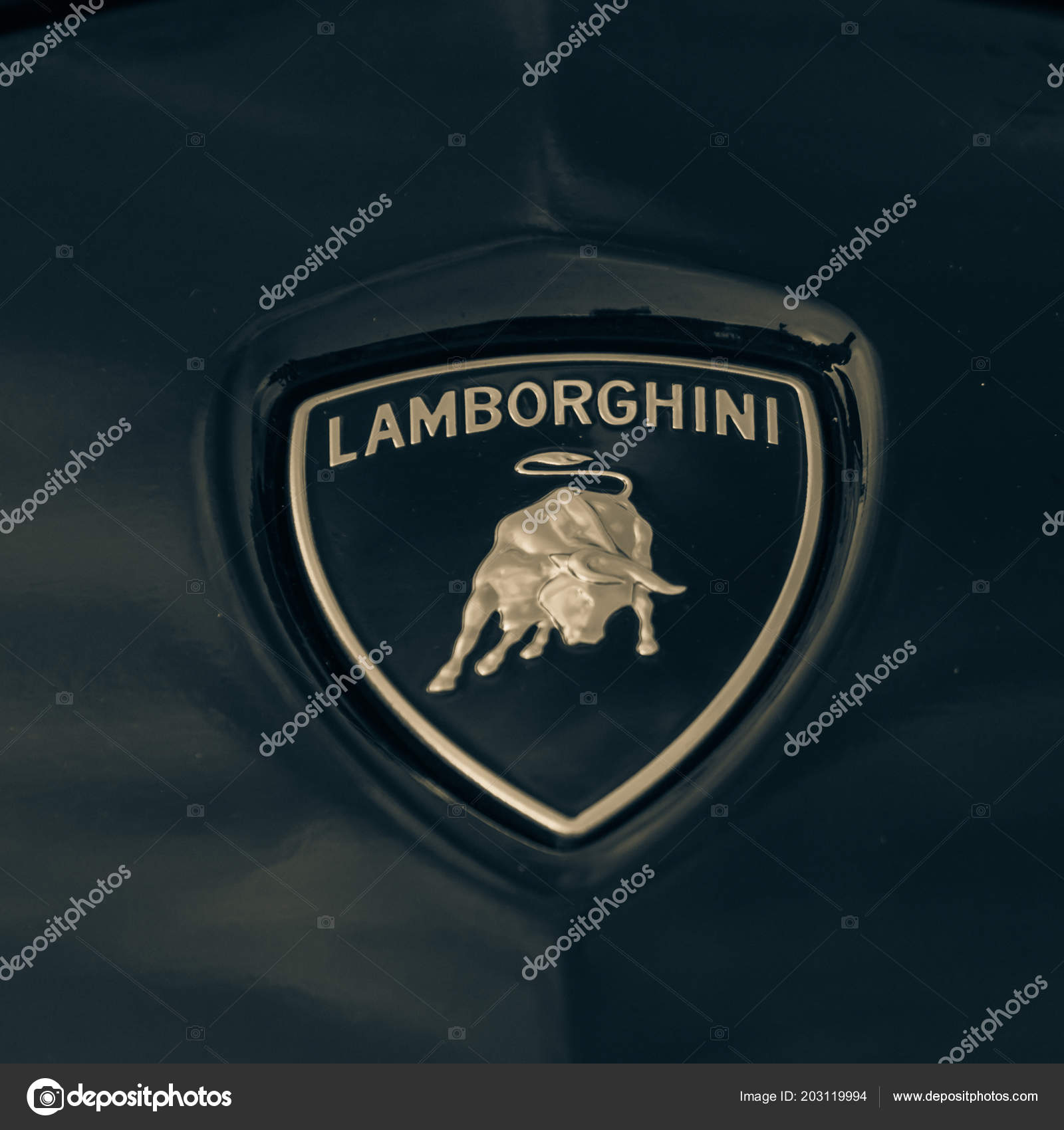 Lamborghini logo stok fotoğraflar | Lamborghini logo telifsiz resimler,  görseller | Depositphotos