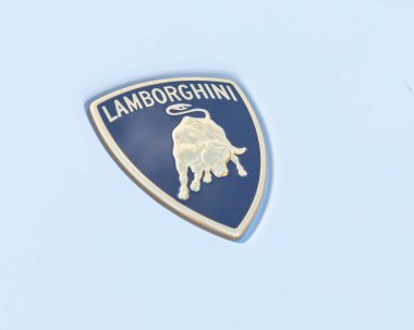 Dallas, Tx, bize-Temmuz 7, 2018:Close-2018 beyaz Aventador logosuna kadar model. Automobili Lamborghini S.p.A. bir İtalyan markası ve Sant'Agata Bolognese, İtalya lüks spor otomobil üreticisi olduğunu