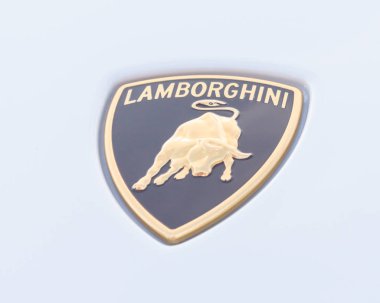 Dallas, Tx, bize-Temmuz 7, 2018:Close-2018 beyaz Aventador logosuna kadar model. Automobili Lamborghini S.p.A. bir İtalyan markası ve Sant'Agata Bolognese, İtalya lüks spor otomobil üreticisi olduğunu