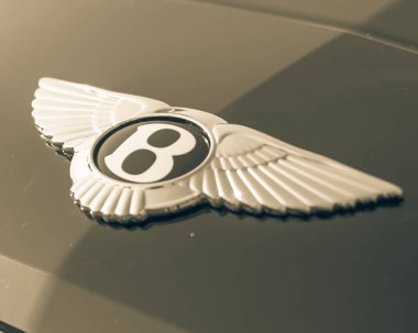 Dallas, Tx, bize-Temmuz 7, 2018:Close-Bentley lüks araba logosuna kadar. Bir İngiliz üretici ve pazarlamacı lüks otomobil, 1998 yılından bu yana Volkswagen Ag iştiraki. Crewe, İngiltere'de merkez. Vintage sesi