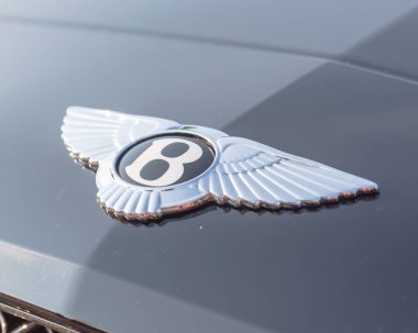 Dallas, Tx, bize-Temmuz 7, 2018:Close-Bentley lüks araba logosuna kadar. Bir İngiliz üretici ve pazarlamacı lüks otomobil ve arazi aracı, Volkswagen Ag iştiraki 1998 yılından bu yana. Crewe, İngiltere'de merkezi
