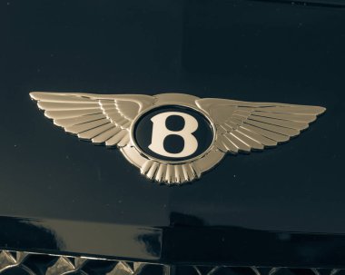 Dallas, Tx, bize-Temmuz 7, 2018:Close-Bentley lüks araba logosuna kadar. Bir İngiliz üretici ve pazarlamacı lüks otomobil, 1998 yılından bu yana Volkswagen Ag iştiraki. Crewe, İngiltere'de merkez. Vintage sesi
