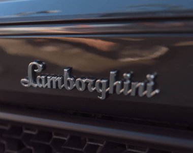 Dallas, Tx, bize-Temmuz 7, 2018:Close-Aventador supercar modeli metin logosuna kadar. Automobili Lamborghini S.p.A. bir İtalyan markası ve Sant'Agata Bolognese, İtalya lüks spor otomobil üreticisi olduğunu