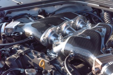 Modern güçlü araba motoru ayrıntı, yeni ve temiz spor araba otomobil parçaları