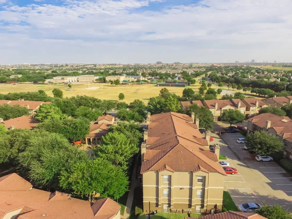 Luftaufnahme Mehrstöckige Wohnhäuser Komplex Der Nähe Freizeitpark Irving Texas Uns — Stockfoto