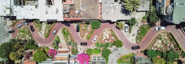 Vintage hava Lombard Street, San Francisco, California bir Doğu Batı sesi. Dik, bir blok bölüm sekiz saç tokası döner ile ünlüdür. Crookedest, dik tepeler, keskin eğriler, tek yönlü yol