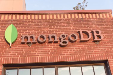 Palo Alto, Ca, bize-Temmuz 18, 2018:Facade dış NoSQL şube ofis konumu Silikon Vadisi'nde, San Francisco Bay Area. Bir ücretsiz ve açık kaynak UNIX benzeri belgeye yönelik veritabanı Nosql