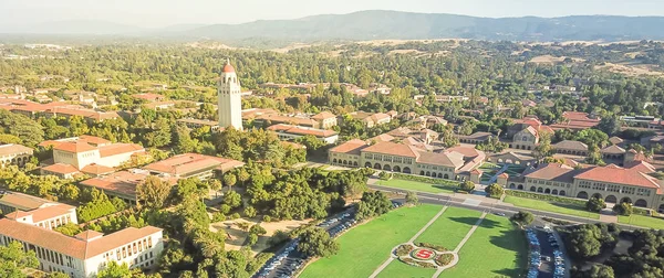 夕日のパノラマ撮スタンフォード大学 カリフォルニア — ストック写真