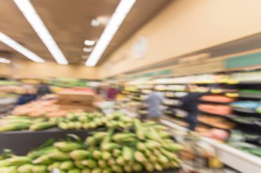 San Francisco, California yerel bakkal alışveriş arka plan bulanık görüntü müşteri. Taze meyve ve sebze ekranda. Organik, yörede yetiştirilen üretir, süpermarkette sağlıklı gıda