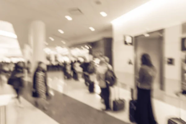 Tono Vintage Difuminó Grupo Ocupado Personas Que Caminaban Aeropuerto Con — Foto de Stock