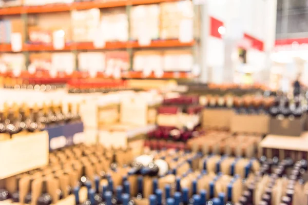 Blurred Aisle Bottles Wine Champagne Section Modern Distribution Warehouse Defocused — Stock Photo, Image